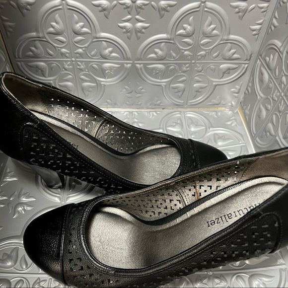 🖤🖤SOLD🖤🖤HP!!🤩🎉🤩🎉Naturalizer Black Comfort Heels Round Toe Size 8.5 - Picture 8 of 15